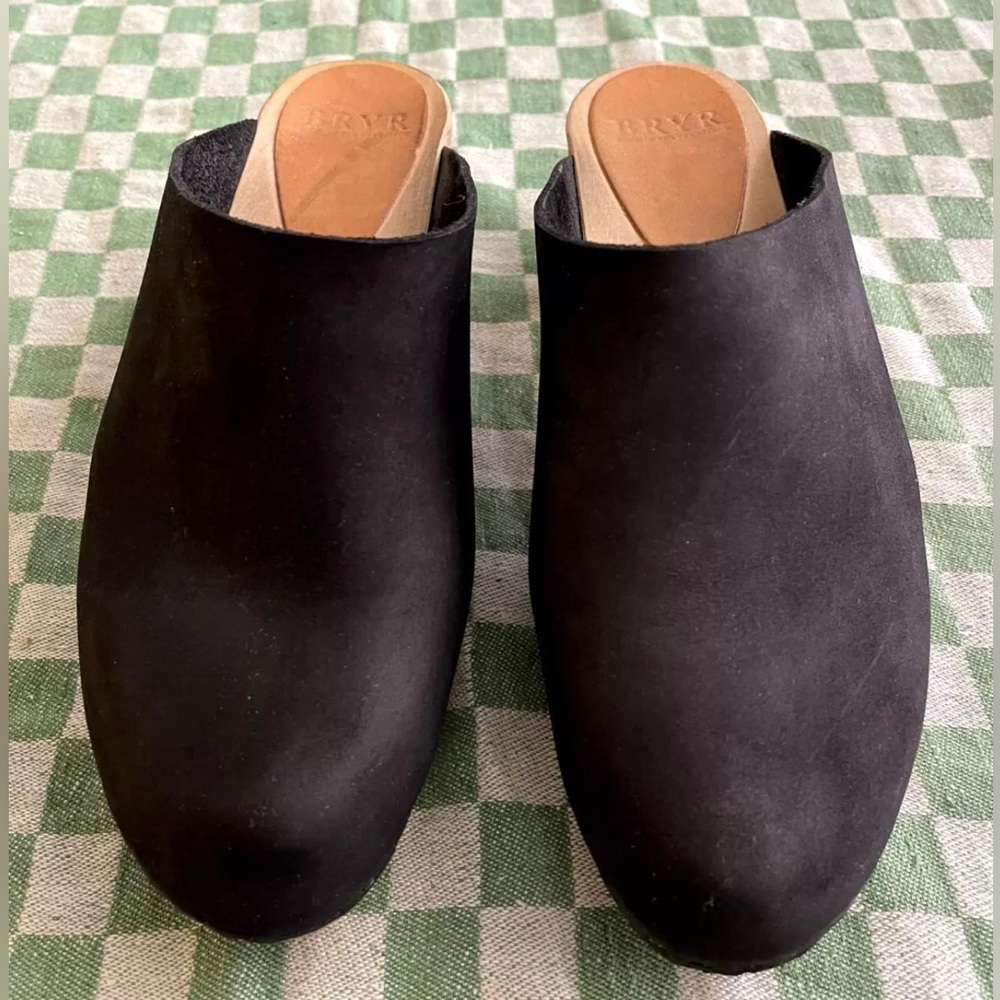 Bryr Clementine Clogs - US Size 10.5 black leather, wood base, light use